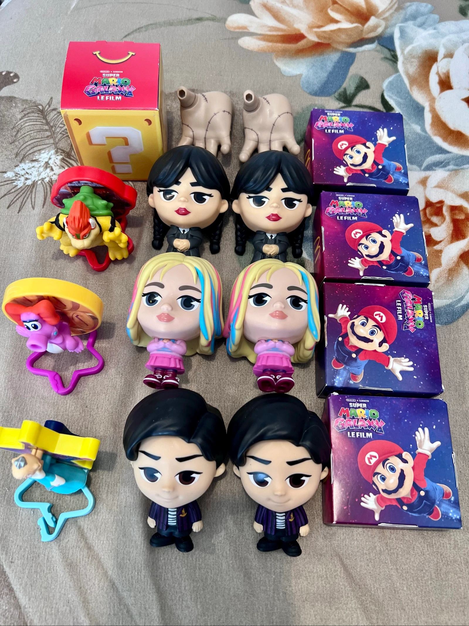 Grand lot de figurines McDonald's Happy Meal (Mercredi Addams & Super Mario Galaxy Le Film)
